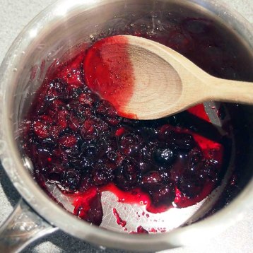 make a two minute blueberry 'jam' with blueberries, lemon juice and sugar